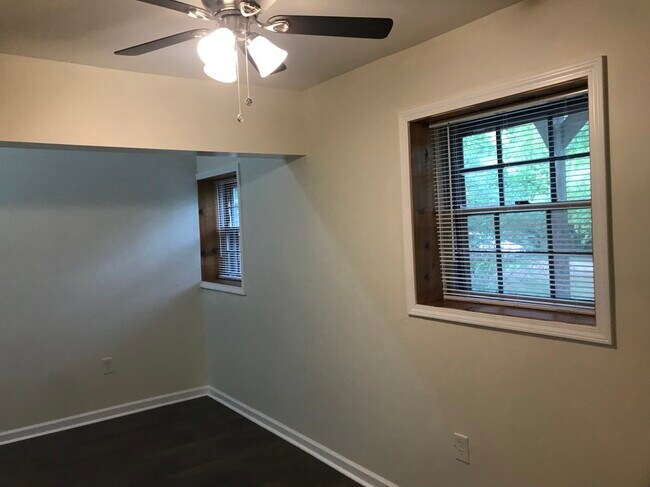 Foto del edificio - 4012 Meadow Rd