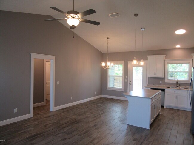 Building Photo - 5304 Alexander Ln