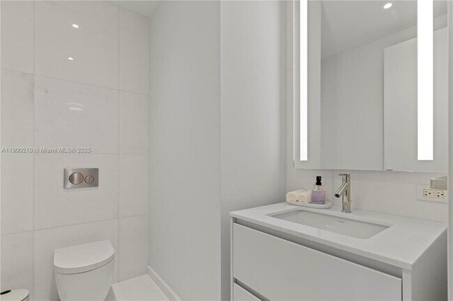 Foto del edificio - 300 Biscayne Blvd Way