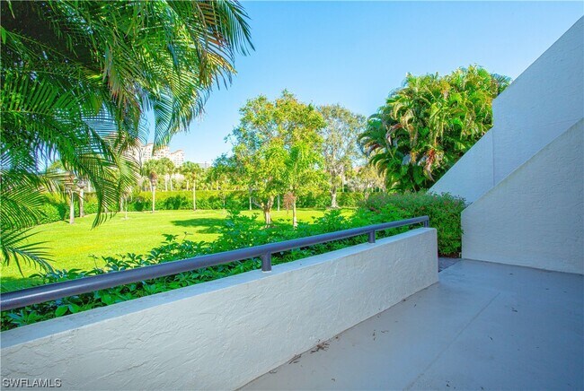 Foto del edificio - 6320 Pelican Bay Blvd