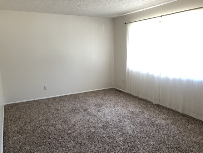 Building Photo - Adorable 3 bdrm 2 bath 1 car garage home