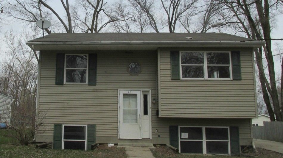 Primary Photo - 215 Arbury Pl