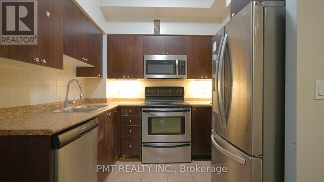 Building Photo - 388 Prince of Wales Dr