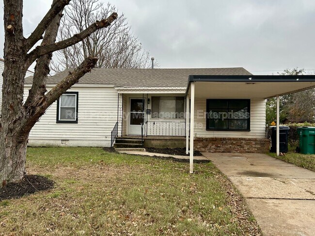 Building Photo - 3044 NW 28th St