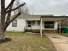 Building Photo - 3044 NW 28th St