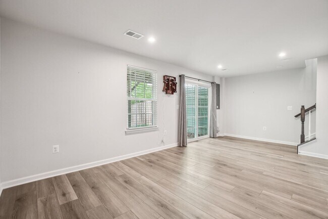 Building Photo - Lukas Park, Over 2000 Square Feet, Nearly New Build... Everything you want all in one! Come see f...