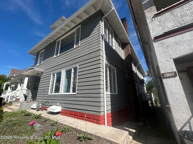 Foto del edificio - 632 N Irving Ave