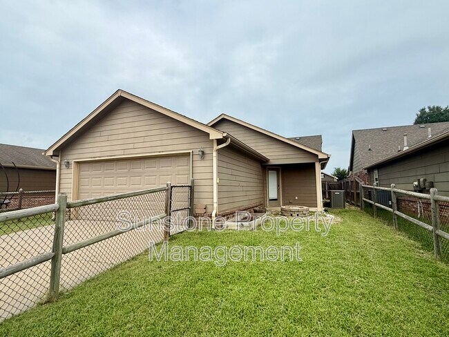 Foto del edificio - 4012 W 104th Pl S
