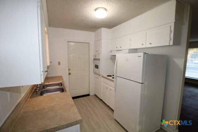 Foto del edificio - 512 Creek St