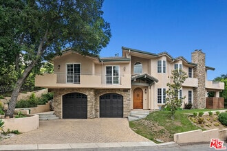 Building Photo - 23550 Valley View Rd