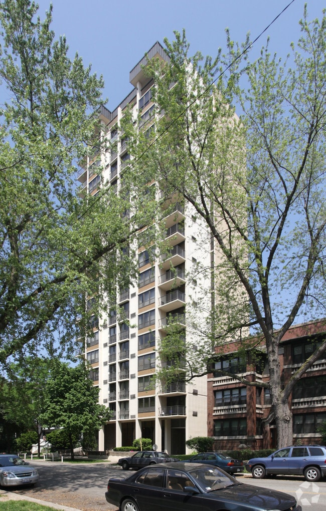5471 S Hyde Park Blvd, Chicago, IL 60615 Apartments Chicago, IL