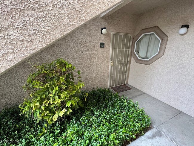 Foto del edificio - 5415 W Harmon Ave