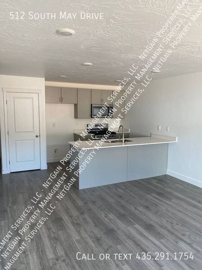 Building Photo - Brand New 3 Bedroom Old Sorrel Townhome