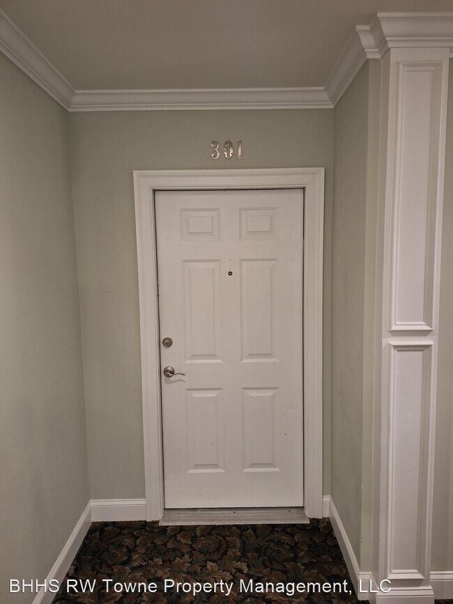 Building Photo - 3 br, 2 bath House - 5215 Center Street #301