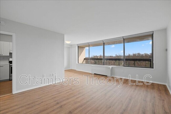 Building Photo - 3705 S George Mason Dr