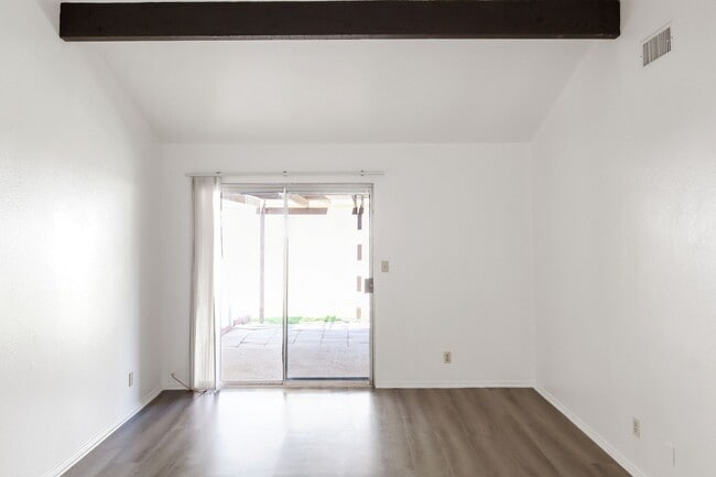 Foto del edificio - Gated Anaheim 3 Bedroom Home | Attached 2-Car Garage | Central A/C