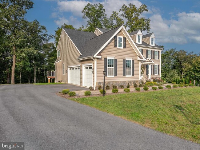 Building Photo - 171 Lackawanna Ln