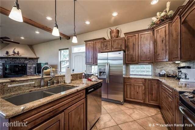 Building Photo - 313 Valley View Cir