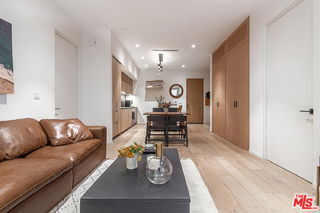 Foto del edificio - 1030 Kings Rd