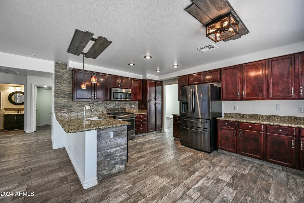 Primary Photo - 1836 E Aspen Way
