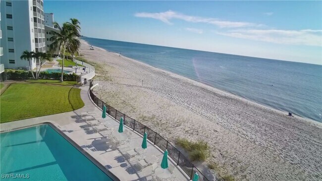 Foto del edificio - 1977 Gulf Shore Blvd N