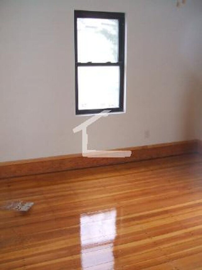 Foto del edificio - 2 Full Bathrooms, Laundry, Parking, Recent...