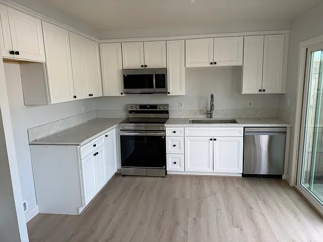Building Photo - 10765 Esmeraldas Dr
