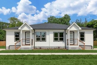 Building Photo - 4802 Angleton St