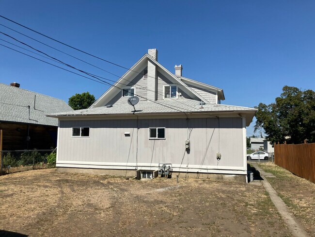 Foto del edificio - 1707 W Mansfield Ave