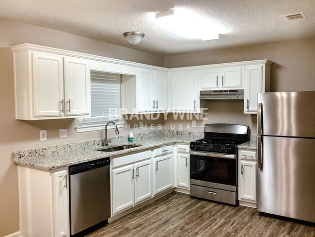 Building Photo - MOVE IN BY JULY 15TH AND RECEIVE $500 OFF ...
