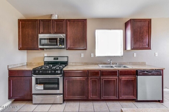 Building Photo - 3256 Bell Point Dr