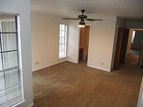 Building Photo - 2900-2902 Forest Bend Dr