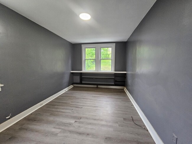 Building Photo - 1 bedroom 1 bath apartment for rent