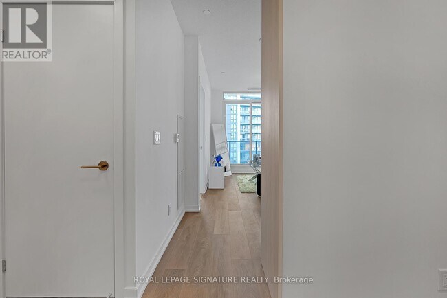 Photo du bâtiment - 36 Forest Manor Rd