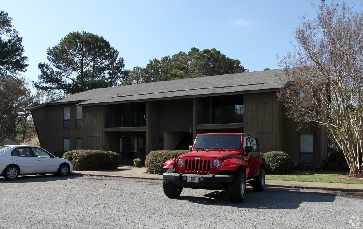 Primary Photo - Fairfield Apartments