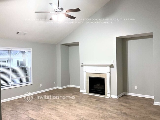 Building Photo - 3785 Pine Village Pl