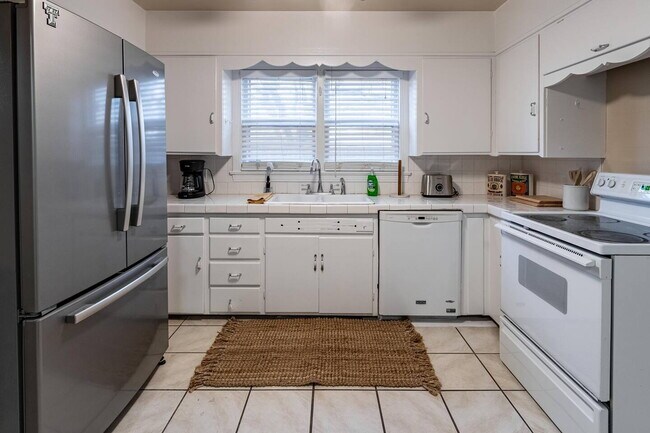 Building Photo - Move In Special of half off the first mont...