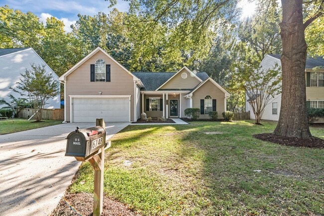 Building Photo - Burbage Grant 4 bedrooms- Ready Now!
