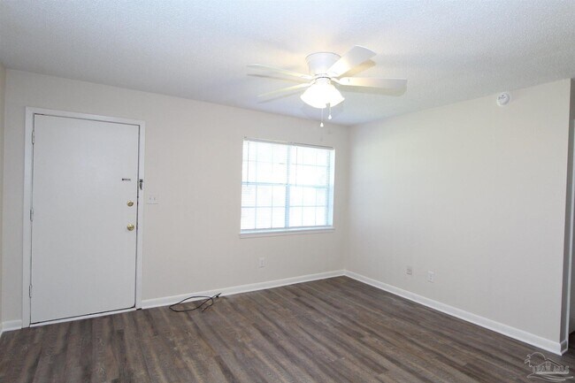 Building Photo - 1610 Sunny Ridge Ln