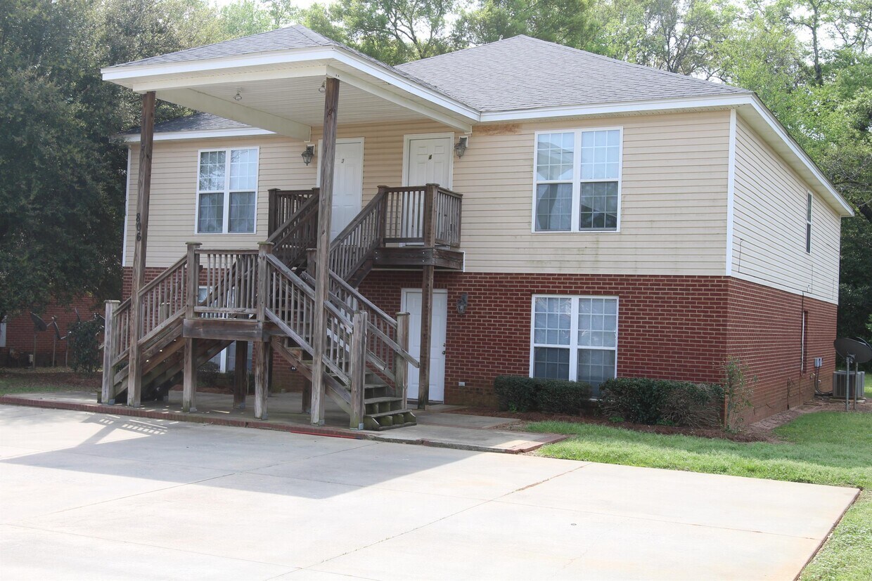 Primary Photo - 806 cardinal grove court