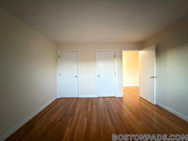 Foto del edificio - 122 Dustin St