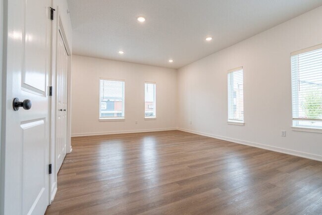 Building Photo - The Delaware: 2-Bedroom Apartment
