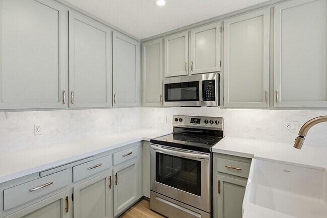 Foto del edificio - 270 Dahlia Ave