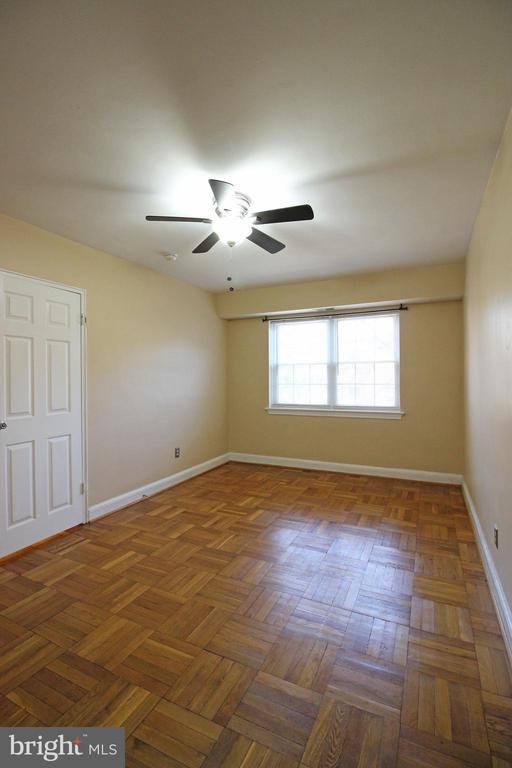 Building Photo - 1305 N Ode St