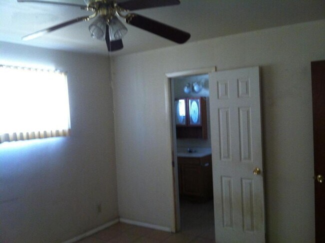 Building Photo - Updated home for rent