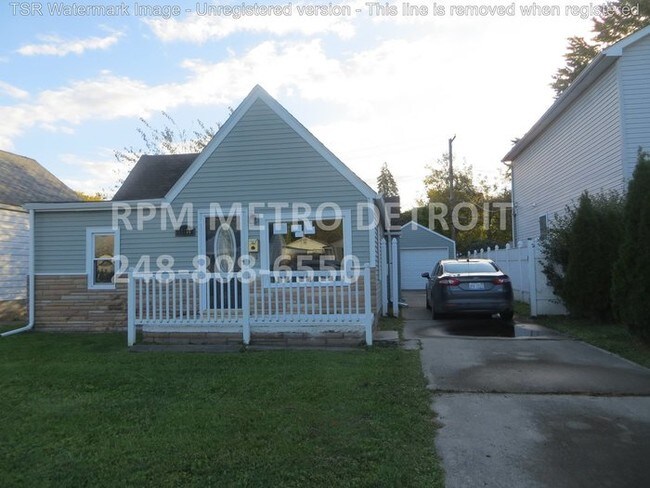 Building Photo - NEWLY RENOVATED 2 BEDROOM RANCH HOME