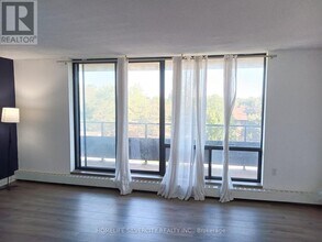 Building Photo - 2929 Aquitaine Ave