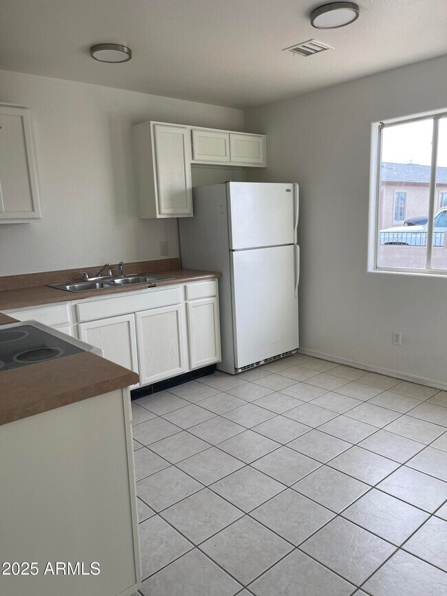 Foto del edificio - 4040 N Montgomery Cir