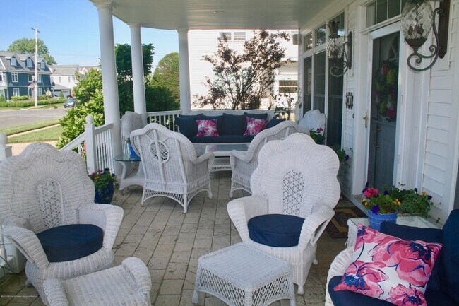 Foto del edificio - 14 Pennsylvania Ave