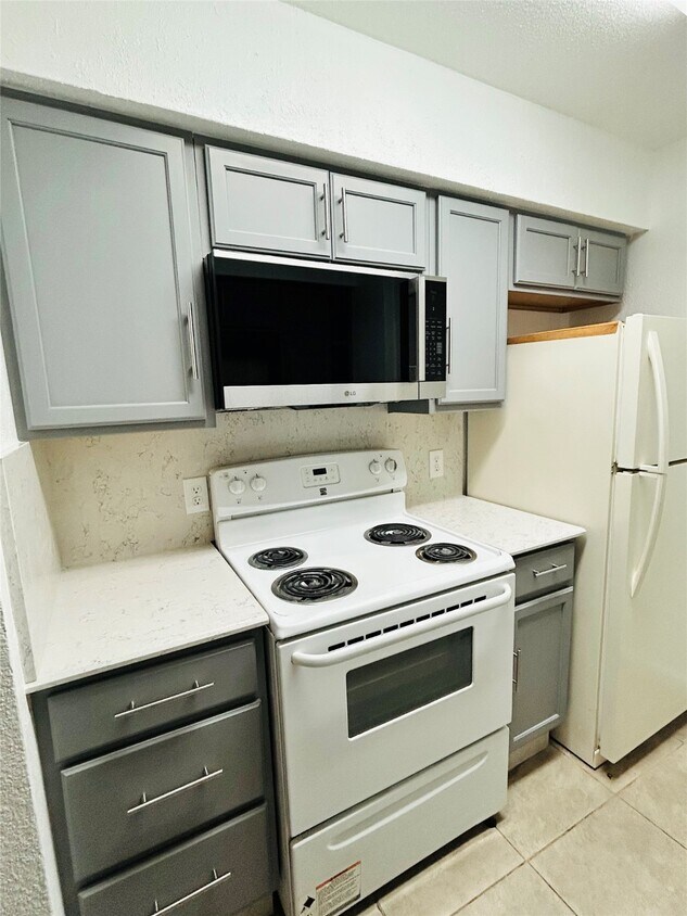 Foto principal - 10211 Sugar Branch Dr